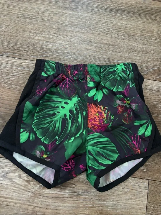 Nike Tropical Green Leaf Women's Athletic Shorts size 6