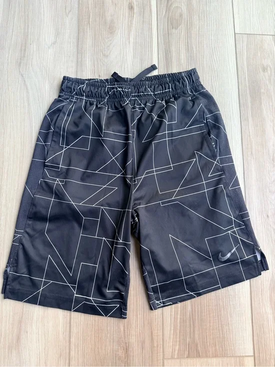 Youth Large Nike Dri-FIT Kids athletic training shorts