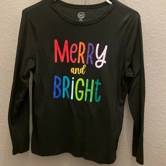 Merry and Bright Tee❤️🎄🎅🏻🖤