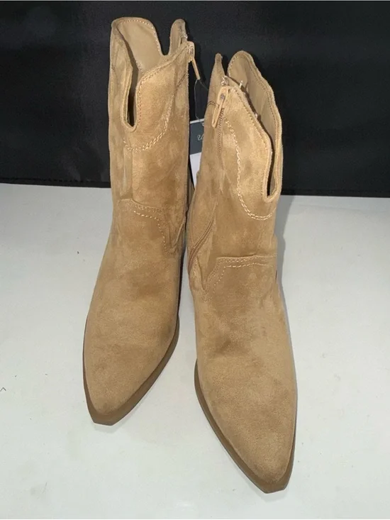 Size 7.5 Universal Thread Tan Suede-Look  Pointed-Toe Western Booties 3” heel