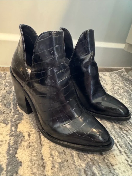 Steve Madden Black Croc-Embossed Cutout Ankle Boots