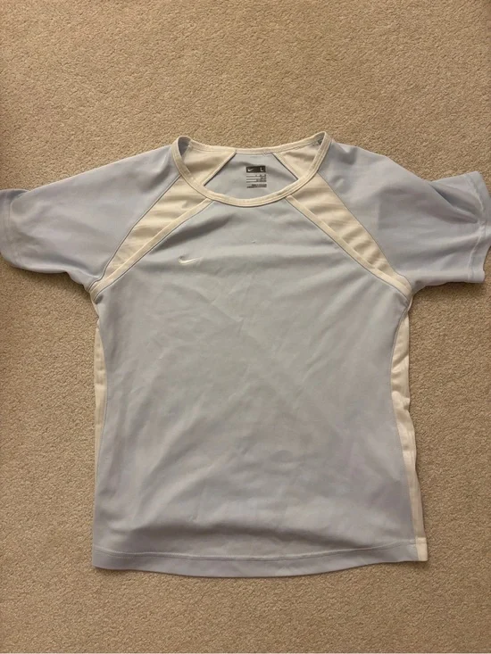 Nike girls athletic tshirt