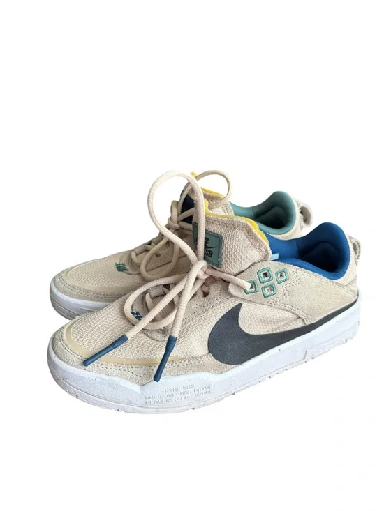 Nike SB Day One size 4.5 youth.