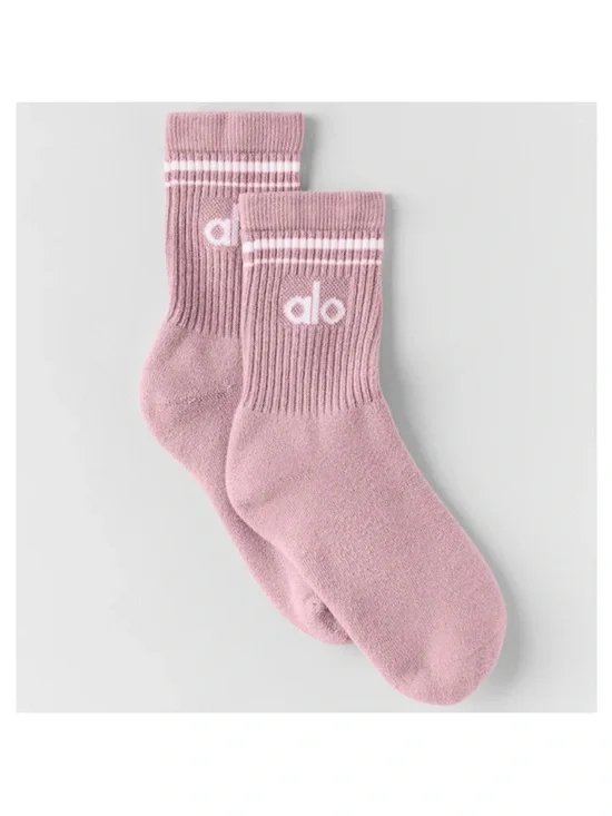 ALO Unisex Half Crew Throwback Ballet 🩰 Pink Socks 🧦 Size: Medium (Gently Worn)