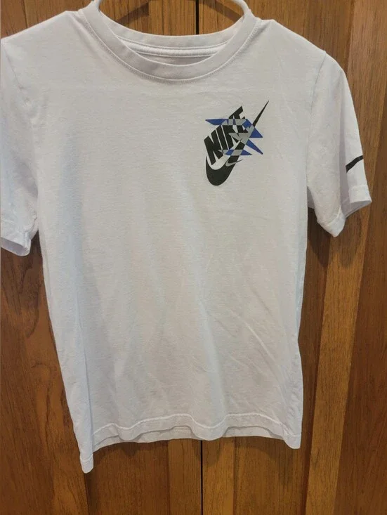 Nike 3Brand Boys White T-shirt. Size L 12-13 Years