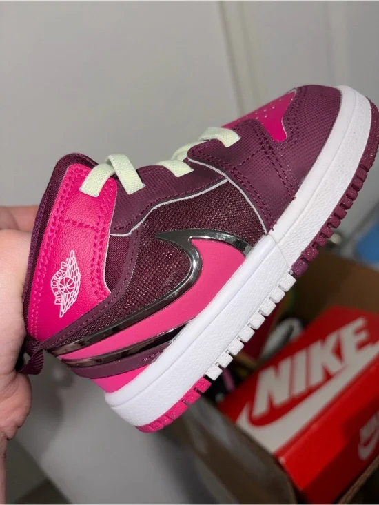 Nike Kids Pink and Burgundy Low-Top Sneaker
