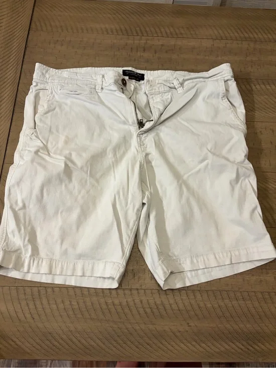 American Eagle Outfitters White Flat Front Cotton Shorts