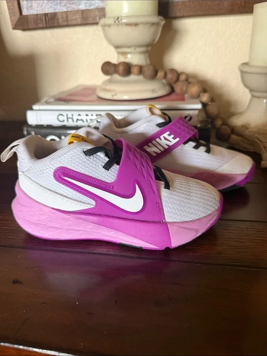 Nike Team Hustle D 12 Basketball Shoes