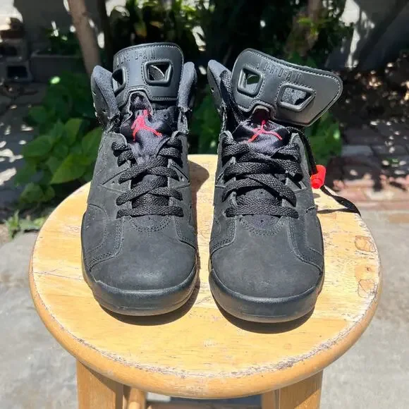 Nike Air Jordan 6 Retro 'Infrared' sneakers in black size 7Y