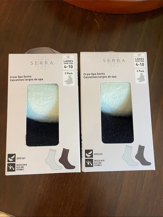 Serra Cozy Crew Socks in Mint Green & Black Women’s shoe size 4-10-new