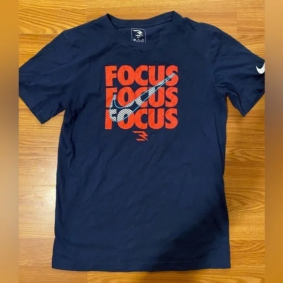 Nike Tee size XL (13-15 years) (GJ)