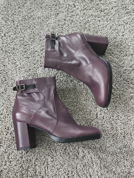 Aquatalia Plum Leather Block Heel Ankle Boots 6.5