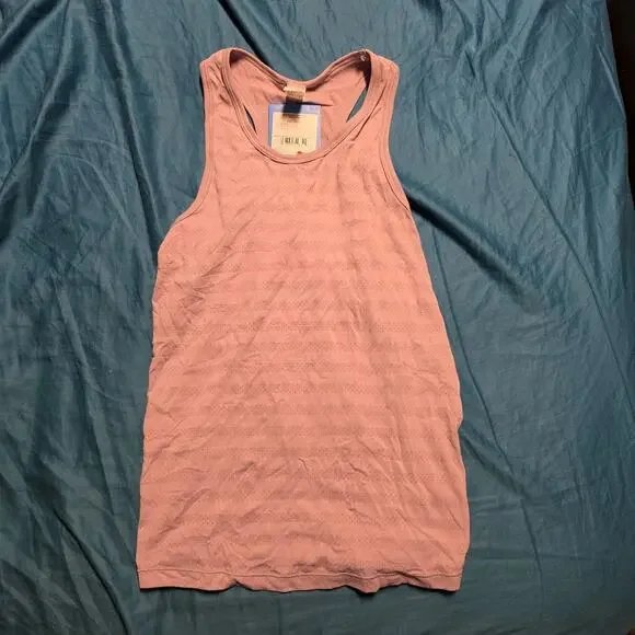 DSG Girls Large Movement Seamless Mesh Tank Peach NWT