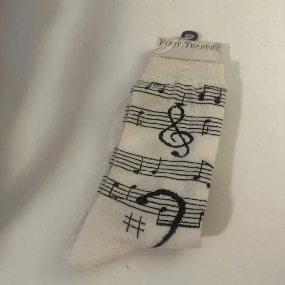 FOOT TRAFFIC Women's White-Black Music Note Print Crew Socks SZ 4-10