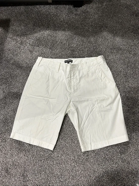 Express Men’s Off-White Flat Front Chino Shorts