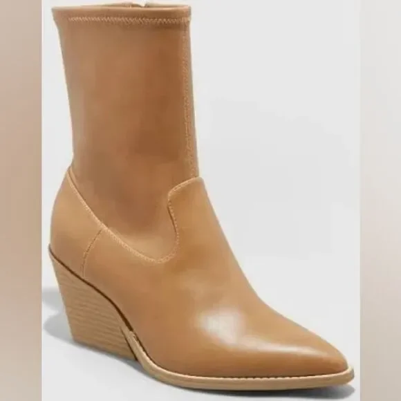 (44-4156)   Universal Thread Aubree Boots Sz 10