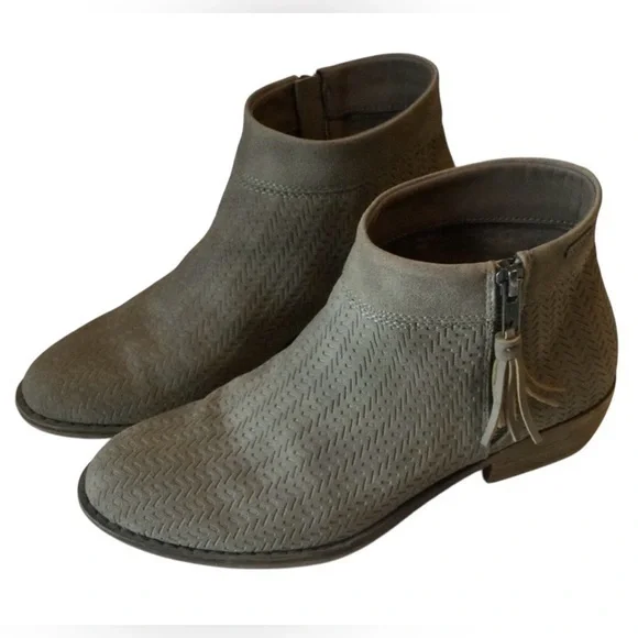 Roxy Light Brown Suede Chic Ankle Bootie Boots with Zipper Tassel Size 7