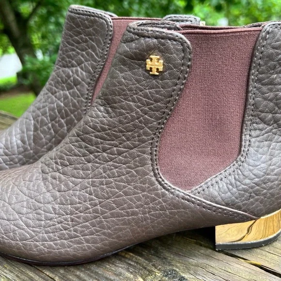 Tory Burch Ankle Boots Pebbled Leather 8M Brown Gold Heel Chelsea Luxury Chic