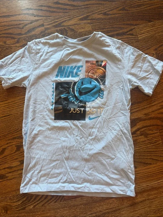 Nike White Short-Sleeve Tee with Blue Graphic Smiley