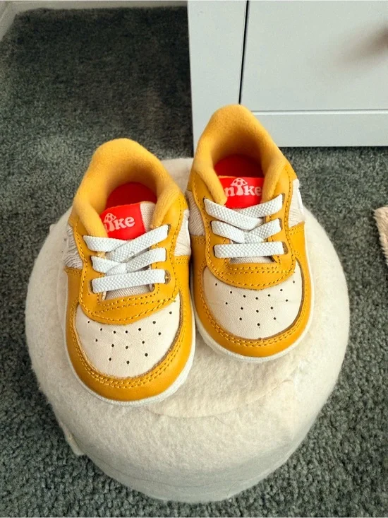 Nike Kids Yellow and White Low-Top Sneakers