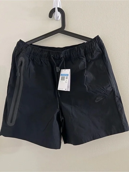 Men's Nike Tech Woven Shorts Casual Lounge Athletic Black HQ0470-010 Size Medium