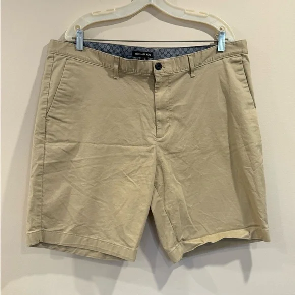 🔥Michael Kors Tan Shorts🔥