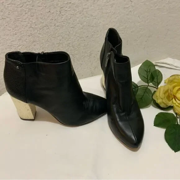Circus by Sam Edelman ankle boot Size 6 Black leather w/ golden heel