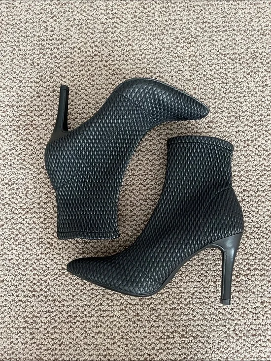 NWOT MIA heeled booties