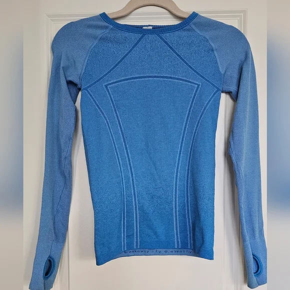 Ivivva (Lululemon) Girls 10 Blue Seamless Athletic Top Thumbholes Yoga Gym