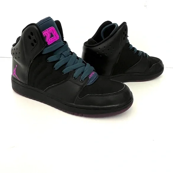 Nike | Jordan | Sneakers | Size 5.5