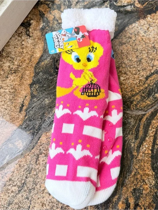 Looney Tunes Tweety Pink White Sherpa Lined Fuzzy Slipper Socks Tread Bottom New