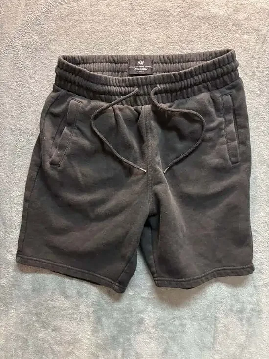 H&M Men's Regular Fit Sweat Shorts in Black