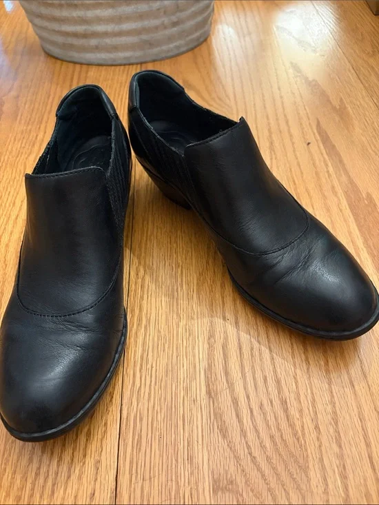 Born Black Leather Slip-On Western Booties