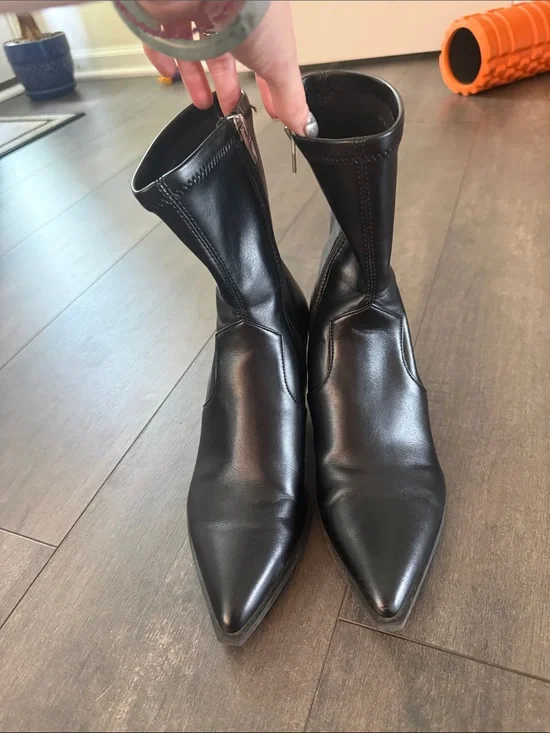 Dolce Vita Women’s Black Pointed Toe Stretch Ankle Boots