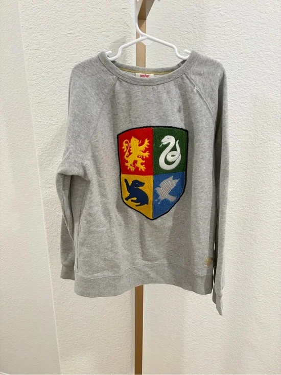 Mini Boden Harry Pottwr collab Grey Sweatshirt with Colorful Crest Patch size 9