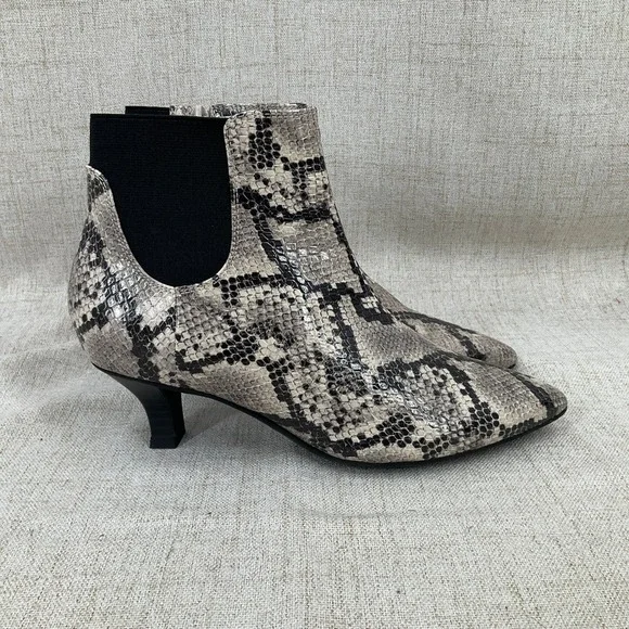 Clarks Kepley‎ Erin Ankle Boots Women 7M Grey Snake Synthetic Kitten Heel Boho