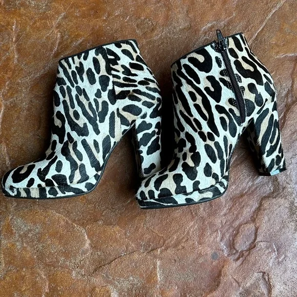 Aldo Chic Leopard Print Calf Hair Leather Heeled Ankle Boots Sz 7M