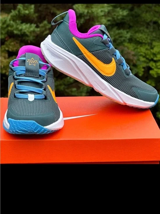 NEW Nike Little Kid Unisex Star Runner 4 Casual Sneaker - Size Youth 11C 11K