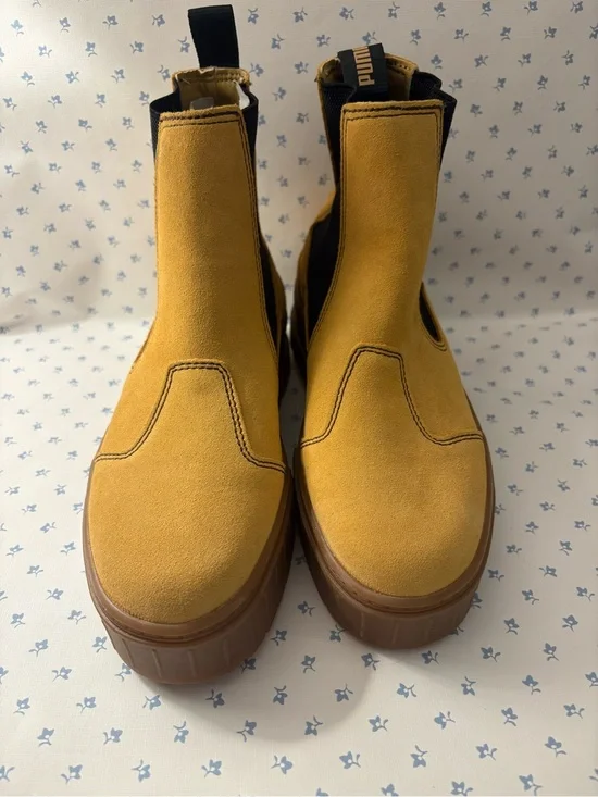 Puma Men’s Chukka Chelsea Boots in Mustard Yellow Suede