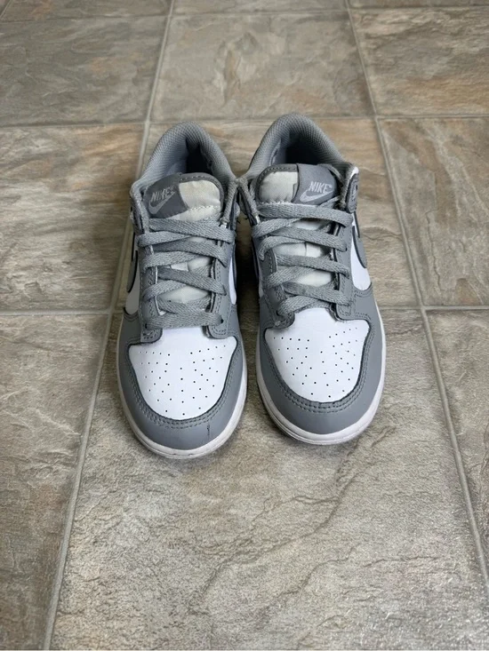Nike Dunk Lows White Smoke Grey PS Shoe Size 2Y Gray FB9109-123 Preowned