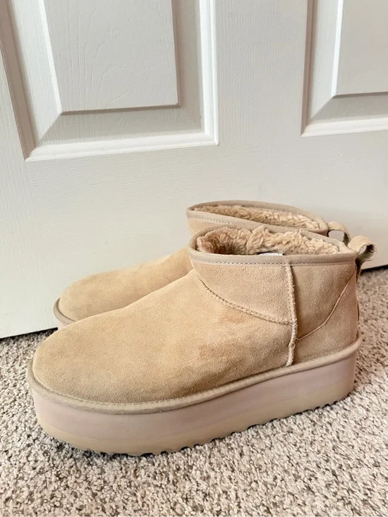 UGG ultra mini platform