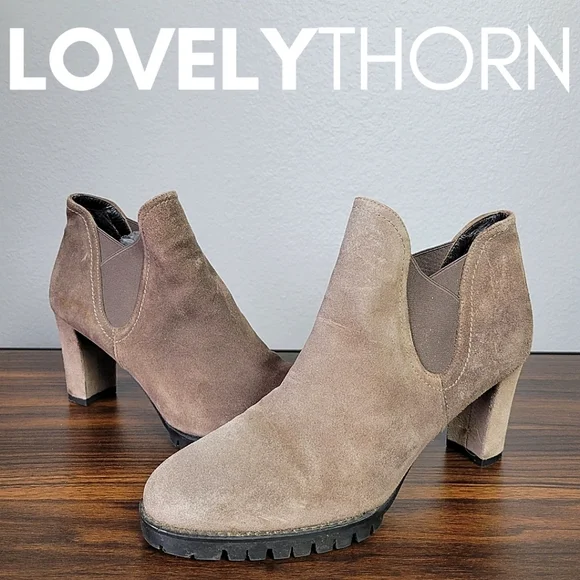 STUART WEITZMAN // grey taupe suede rugged rubber sole heeled ankle boots bootie