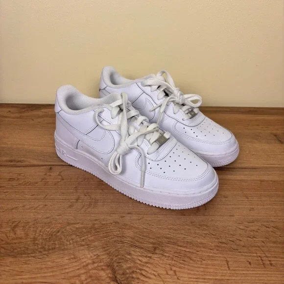 Nike Air Force 1 LE Sneaker All White Kids Size 6Y Low Top Casual Sporty
