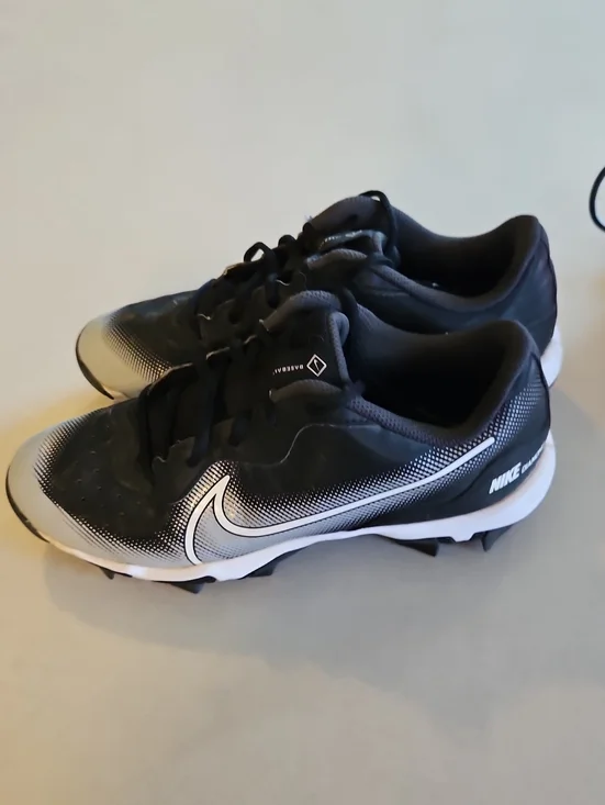 Nike Youth Black Baseball Cleats