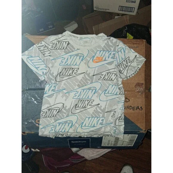 Boy's Size 6-7 Nike DigiPrint Logo White Tee