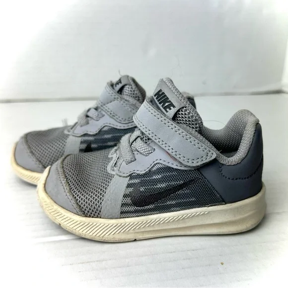 Nike Downshifter 8 Sneaker Toddler Boy‎ 5C Gray Low Top Hook And Loop