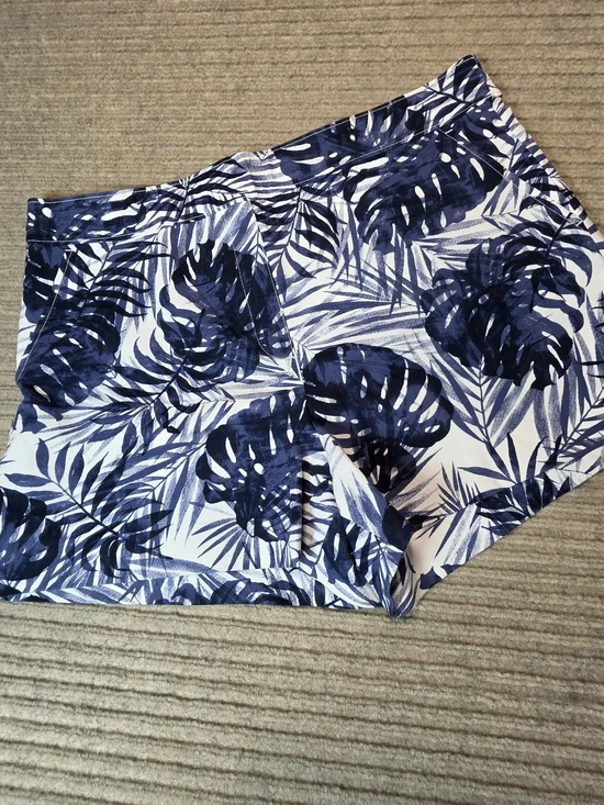 Spanx Twill Pull On Shorts Womens XL Tropical Stretch Inseam 3.5