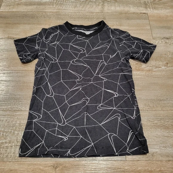 Nike The Nike Tee Youth Boys Graphic Short Sleeve Tee Shirt Size Small Black