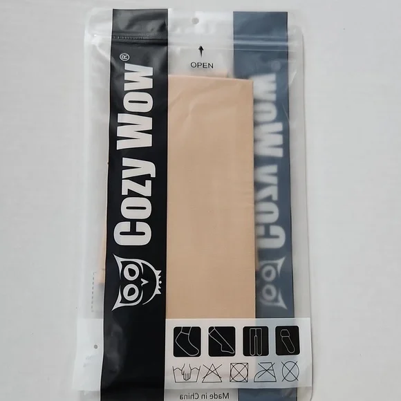 NWT COZY WOW Beige Footed Tights- small- Medium