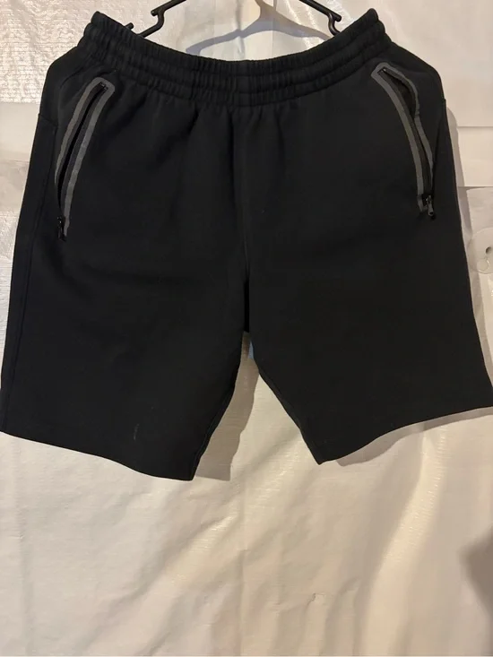 Old Navy Men's Black Athletic Shorts with Zip Pockets